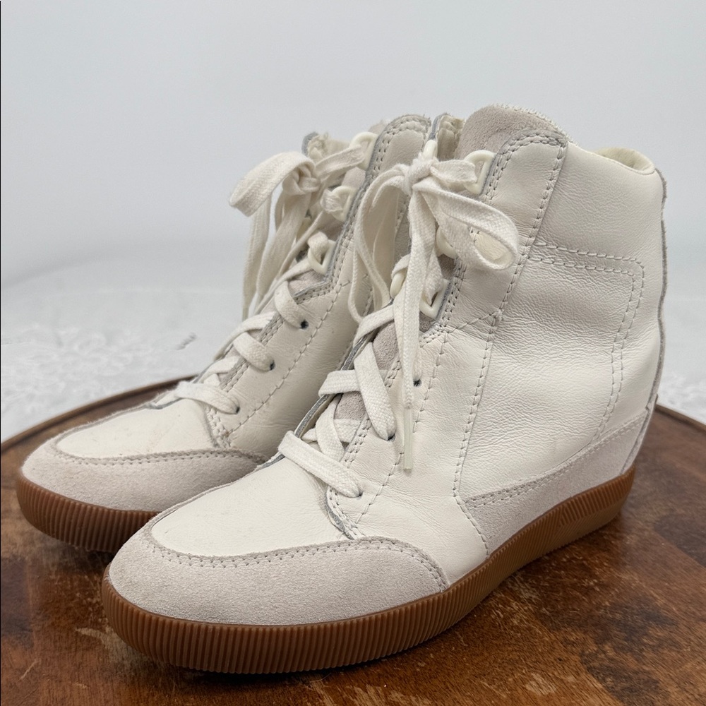 Sorel Shoes Wm 7 Out N About Wedge II White High-Top Sneaker Bootie Sea Salt/Gum